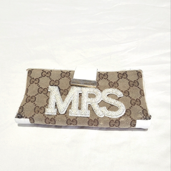 Gucci Brown White Cream Monogram Clutch Long Wallet Vintage Mrs Graphic Print - Picture 1 of 14